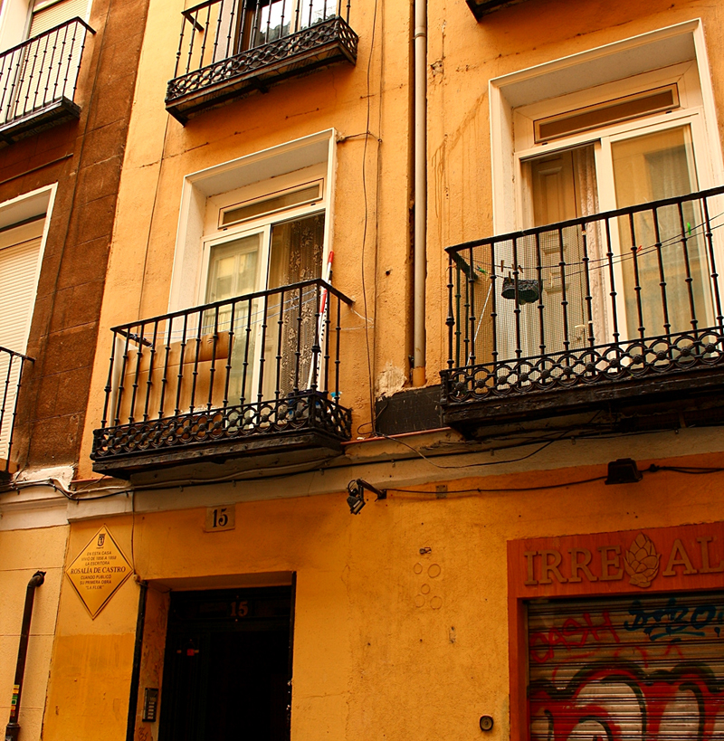 Casa en la que vivi Rosala de Castro en la calle de la Ballesta