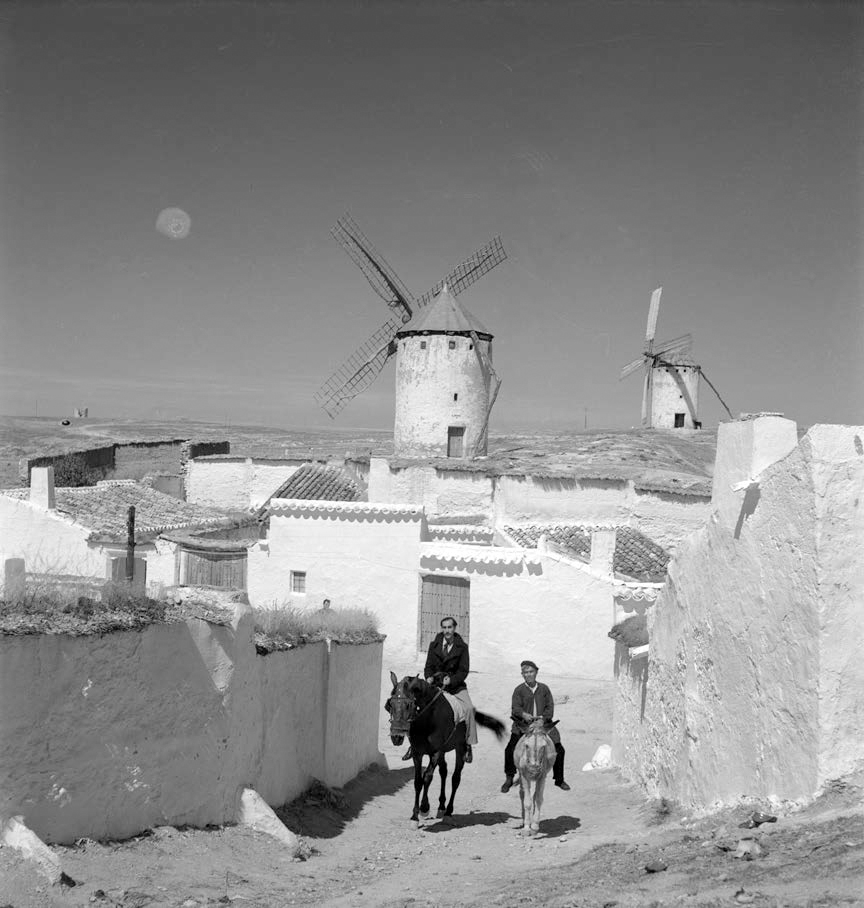 Don quijote y Sancho subiendo hacia el Sardinero