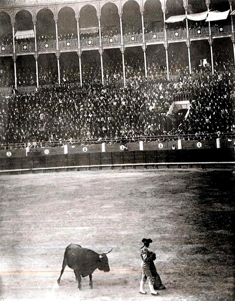 Lagartijo en la inauguración de la plaza de la Fuente del Berro