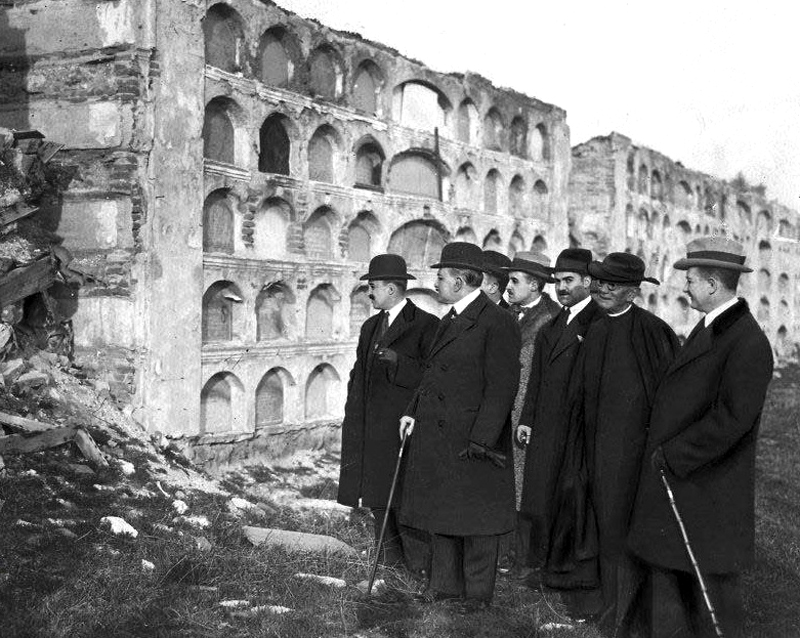 Cementerio abandonado de la Patriarcal en 1922