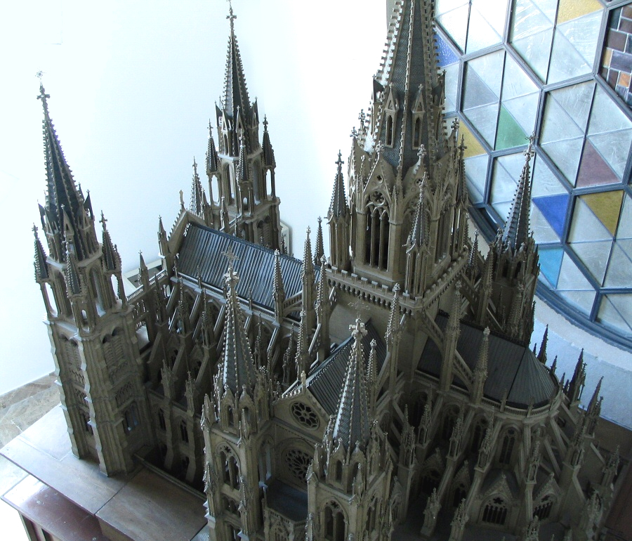 Maqueta de proyecto neogótico del Marqués de Cubas para la catedral de la Almudena