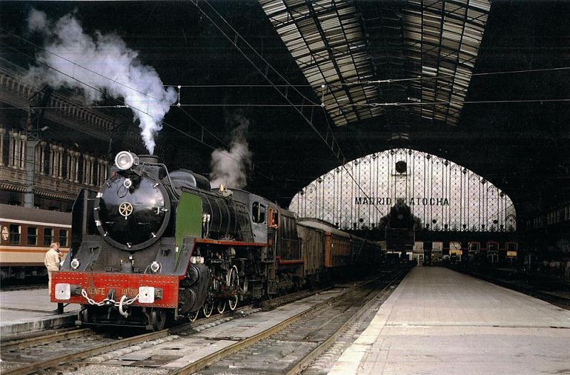 Estacin de Atocha y locomotora de vapor