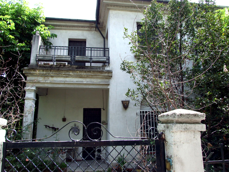 Vivienda unifamiliar en la colonia de la Cruz del Rayo