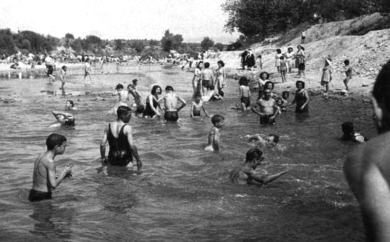 Baistas en la zona de Viveros. 1954