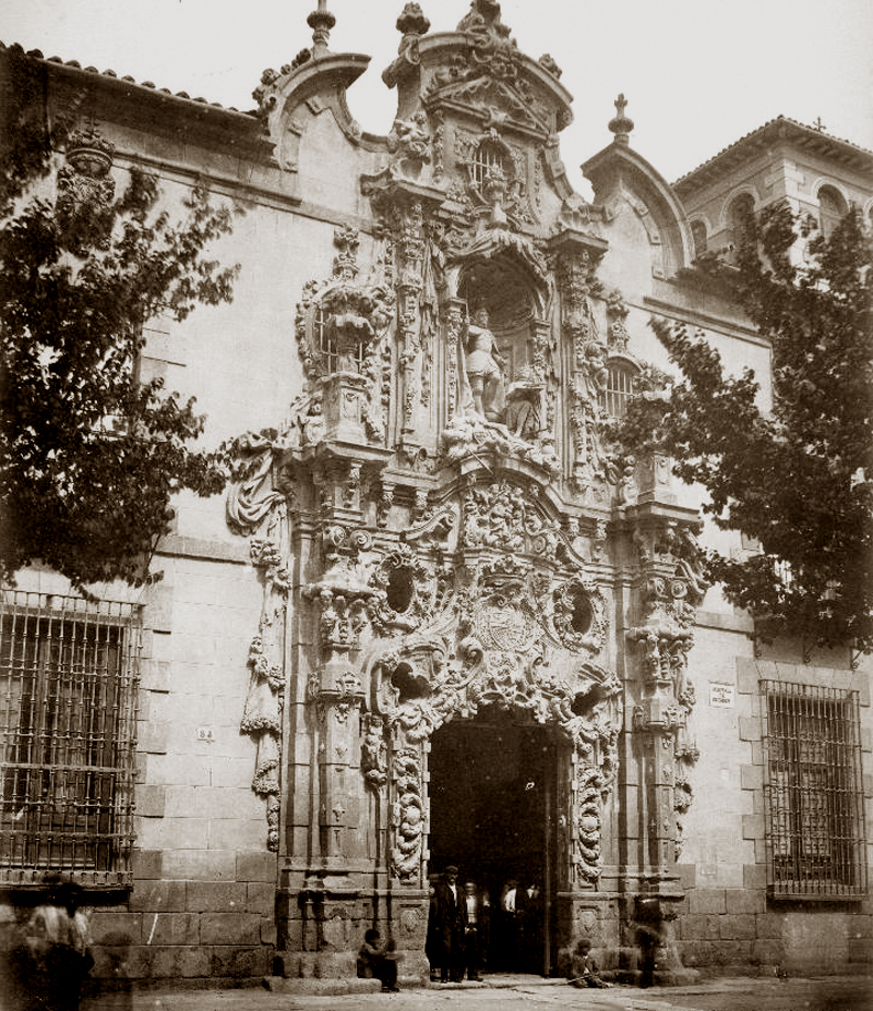 Portada del Hospicio. Fotografia de Laurent de 1875