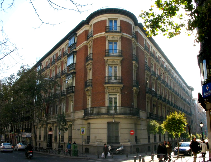 Calle de Churruca, esquina a Sagasta