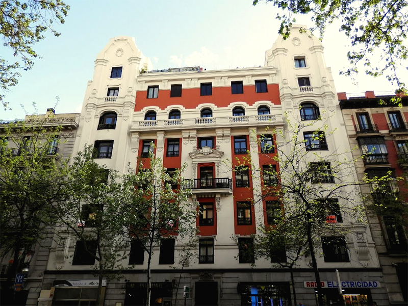 Edificio en el nmero 12 de la calle de sagasta