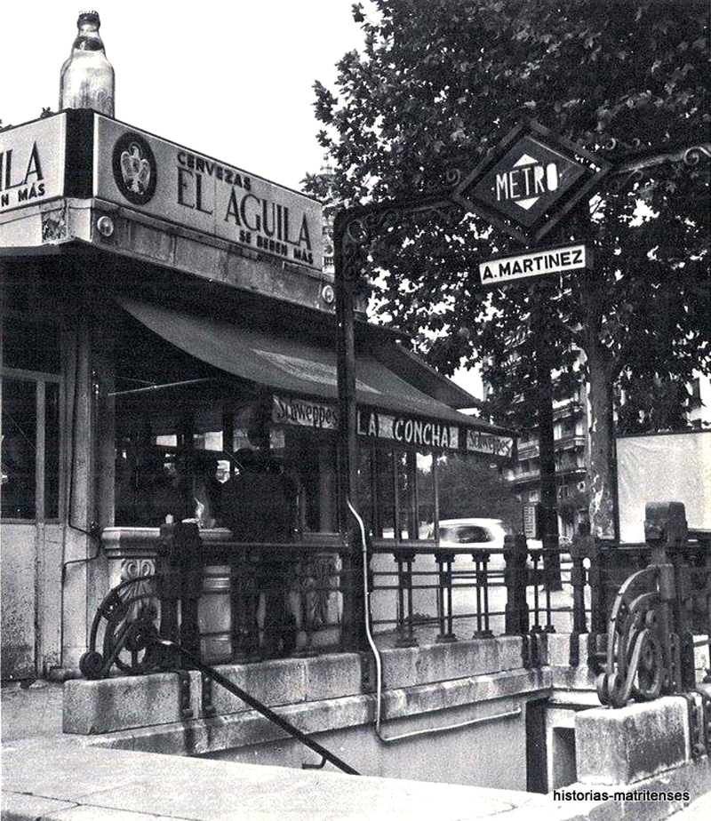 Kiosco caf-bar en la plaza de Santa Brbara