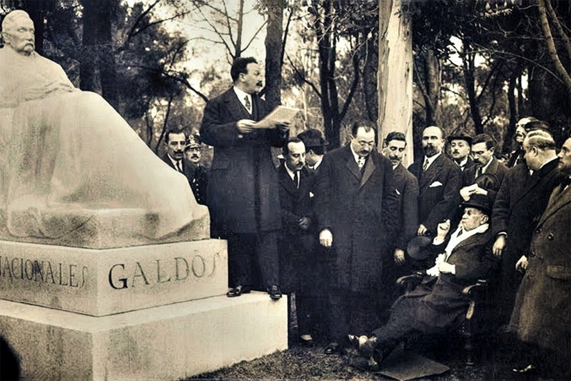 Monumento a Galds en el Parque del Retiro