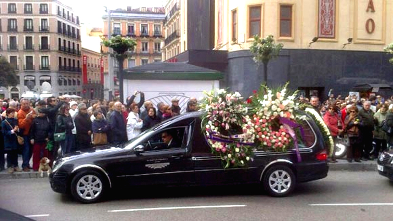 Entierro Sara Gran Va