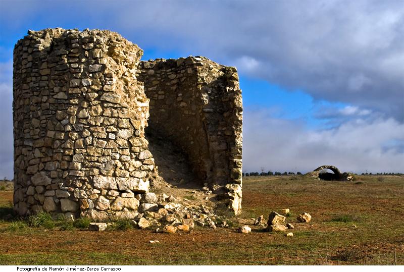 Restos del molino Castao y de una cueva de molinero