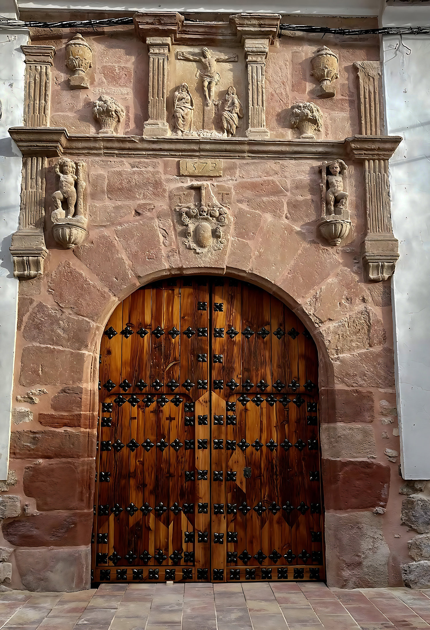 ortada de la ermita de la Veracruz restaurada