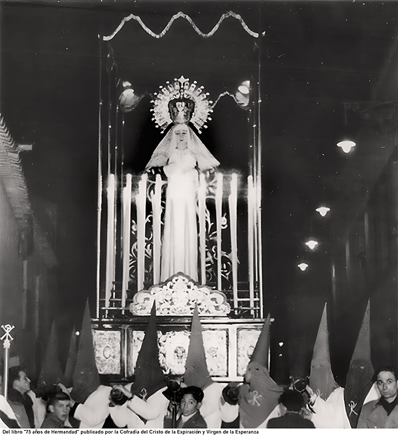 la Virgen de la Esperanza en 1947