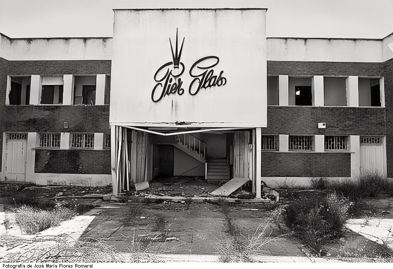 Pier Glas