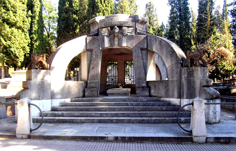 Cementerio Civil. Mausoleo de Pi y Margall