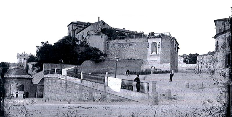 Hornacina de La Almudena antes de construirse la Catedral