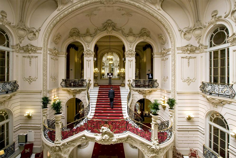 Escalera del Casino de Madrid