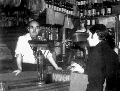 Bar Los Pepinillos en la calle Hortaleza
