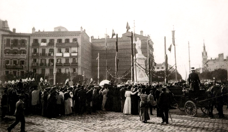 Inauguración del monumento a Quevedo en la plaza de Alonso Martínez