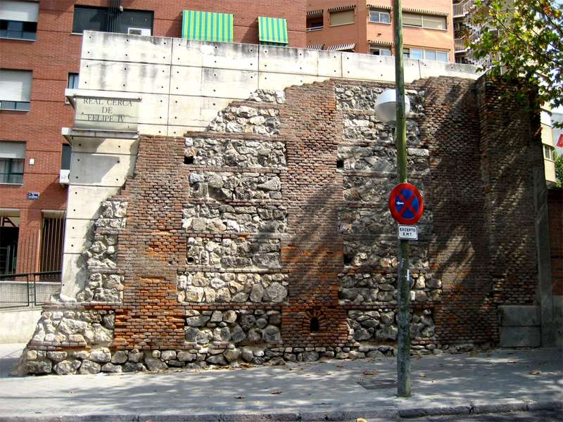 Restos de la antigua cerca de Felipe IV en la ronda de Segovia